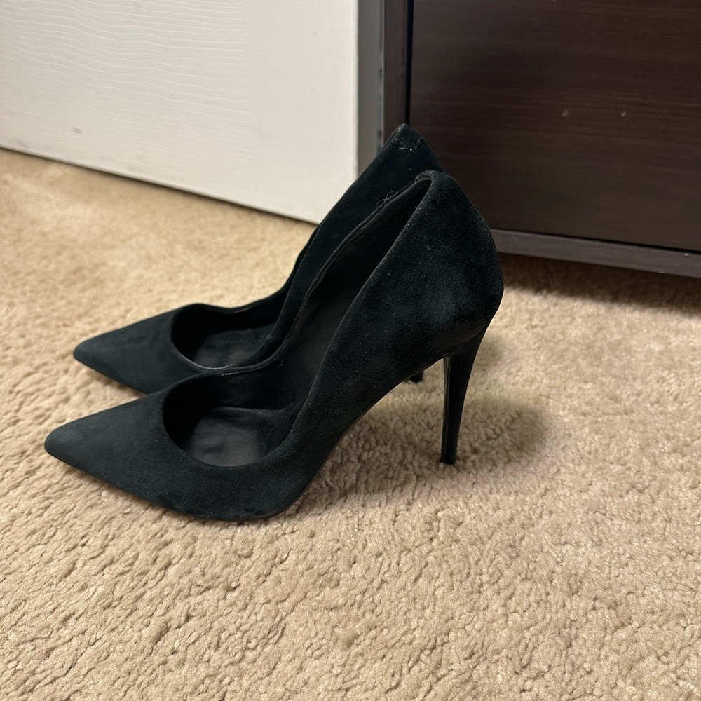Steve Madden Black Suede Heels - Size 7